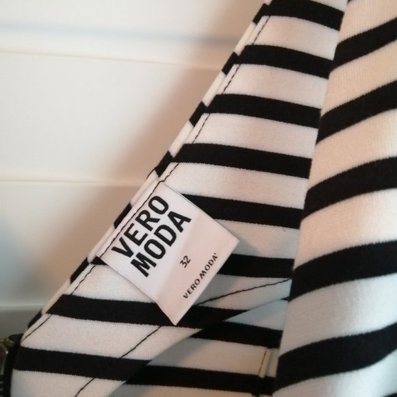 Vero Moda Striped White and Navy Blue Dress - Picture 2 of 2